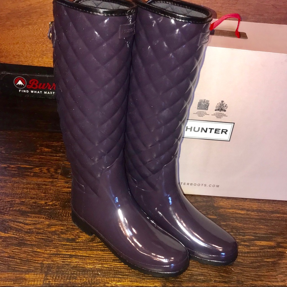 NIB Hunter Refined Gloss Quilt Tall boot aubergine